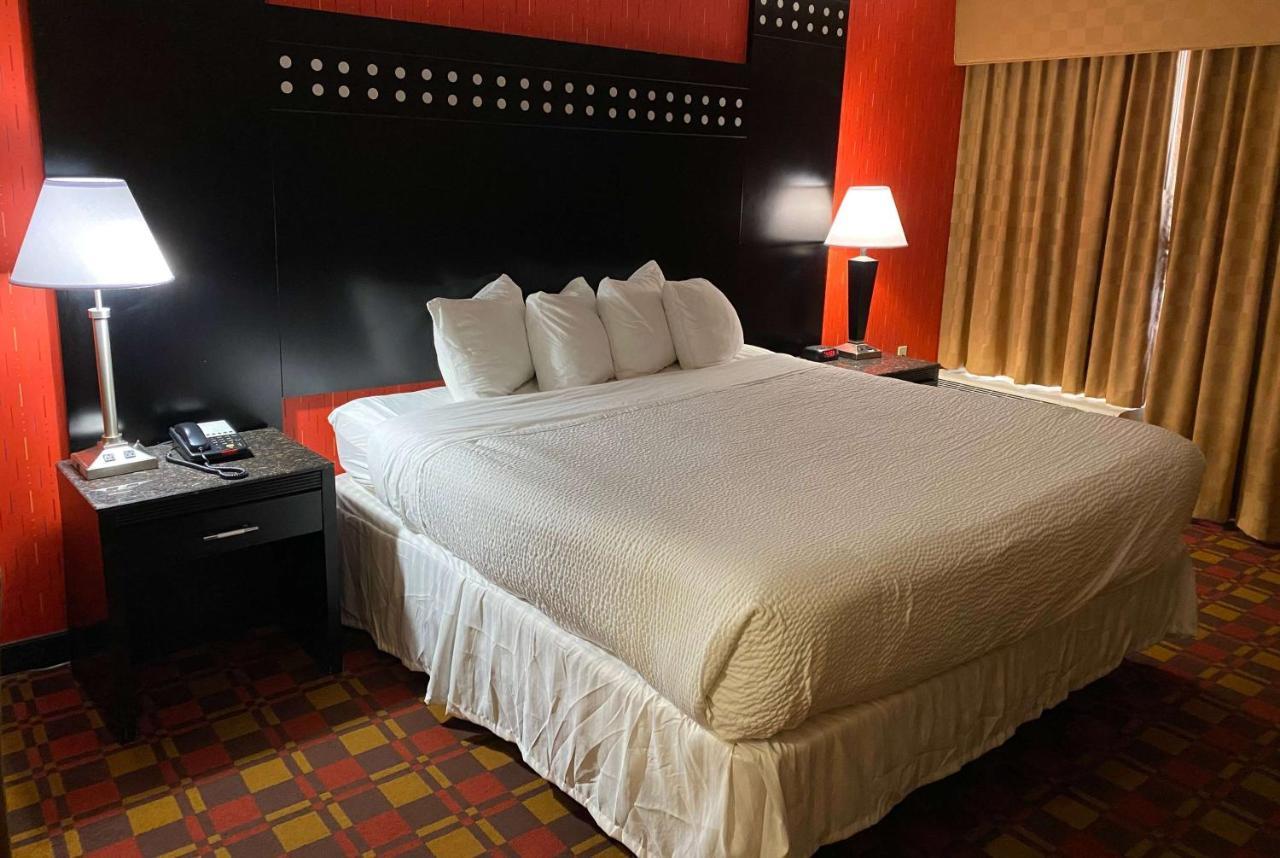 Ramada By Wyndham Rochelle Park Near Paramus Ngoại thất bức ảnh