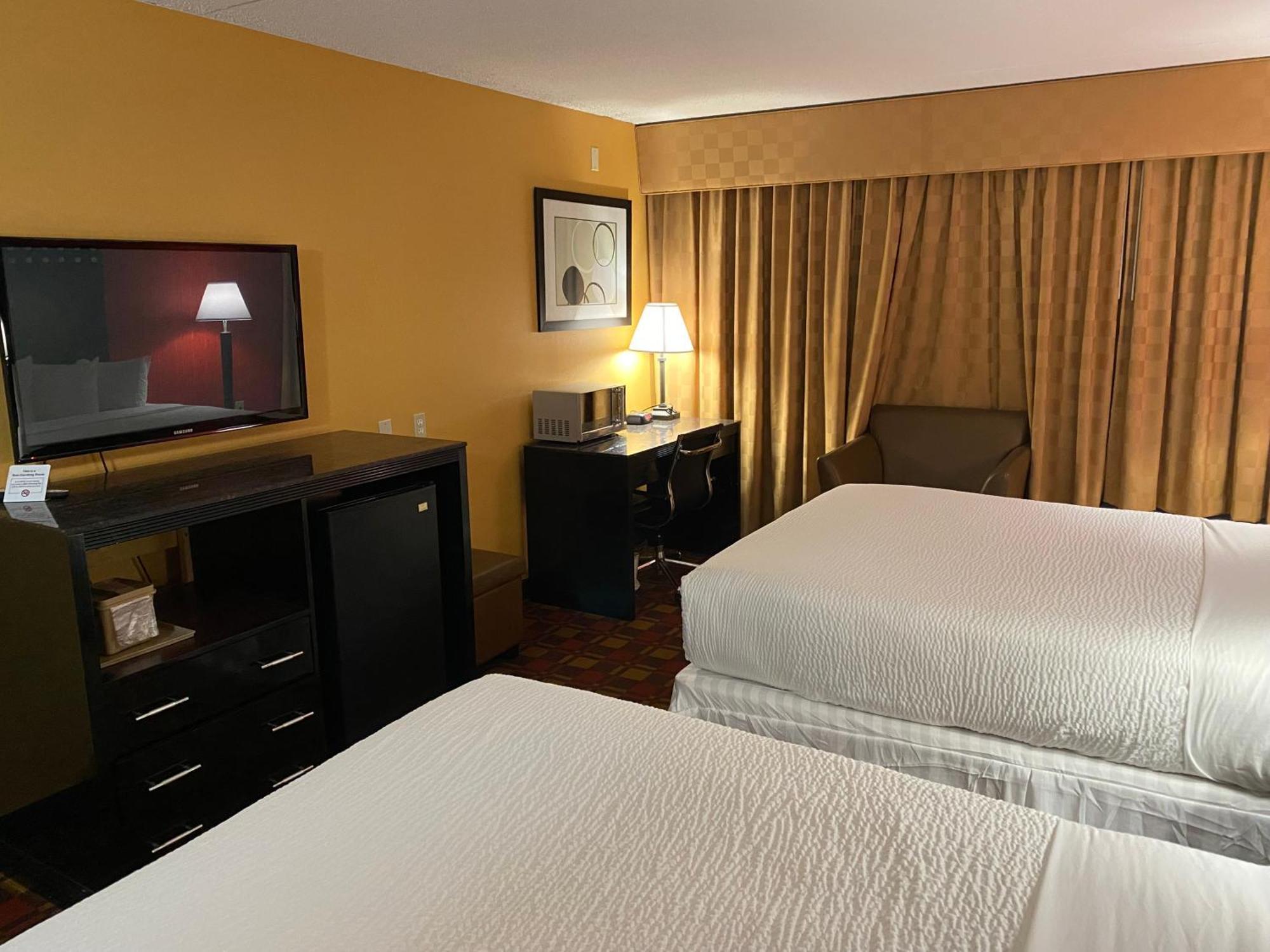 Ramada By Wyndham Rochelle Park Near Paramus Ngoại thất bức ảnh